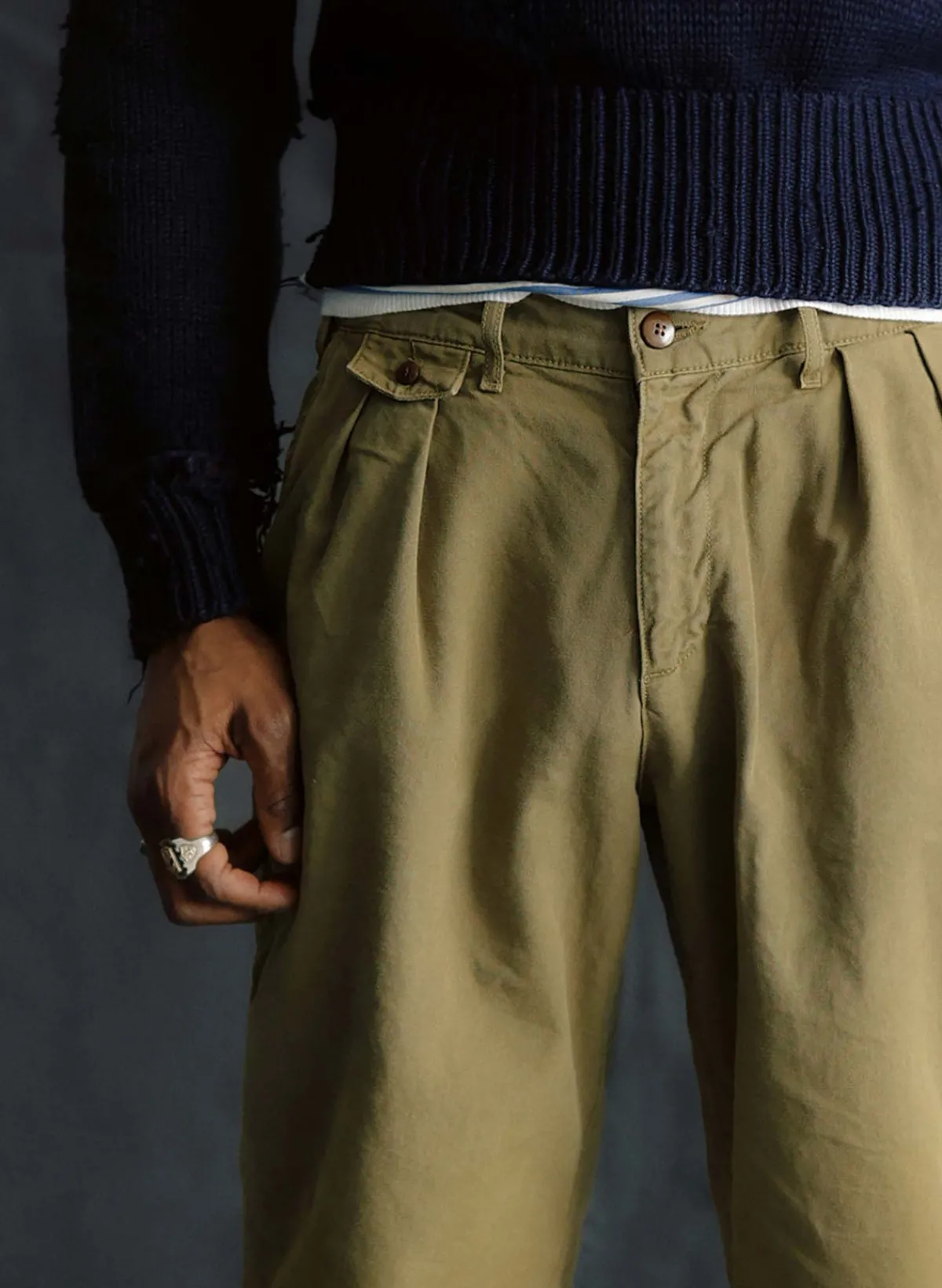 Imogene + Willie campbell pleated chino in field tan