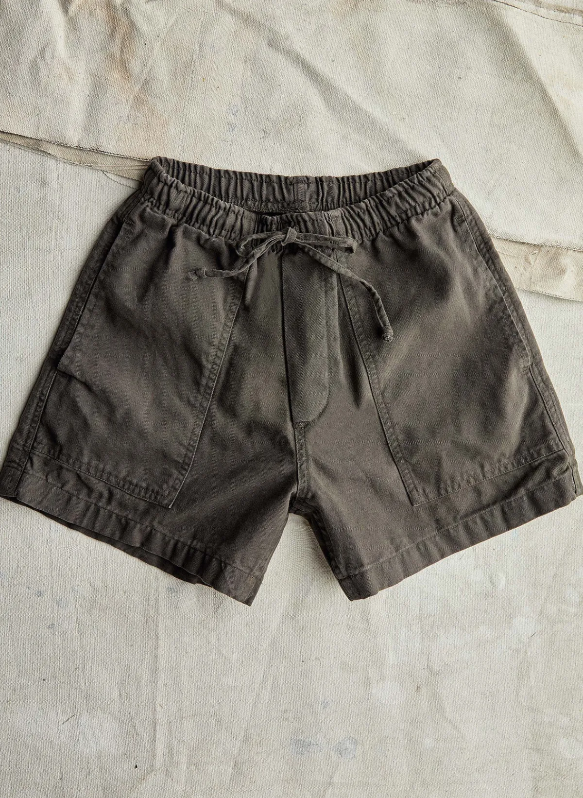 Imogene + Willie the canvas lounge short in faded black