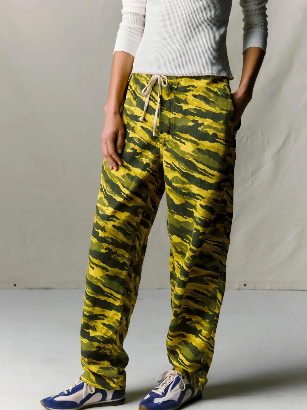 Women Imogene + Willie the lounge pant in brushstroke camo