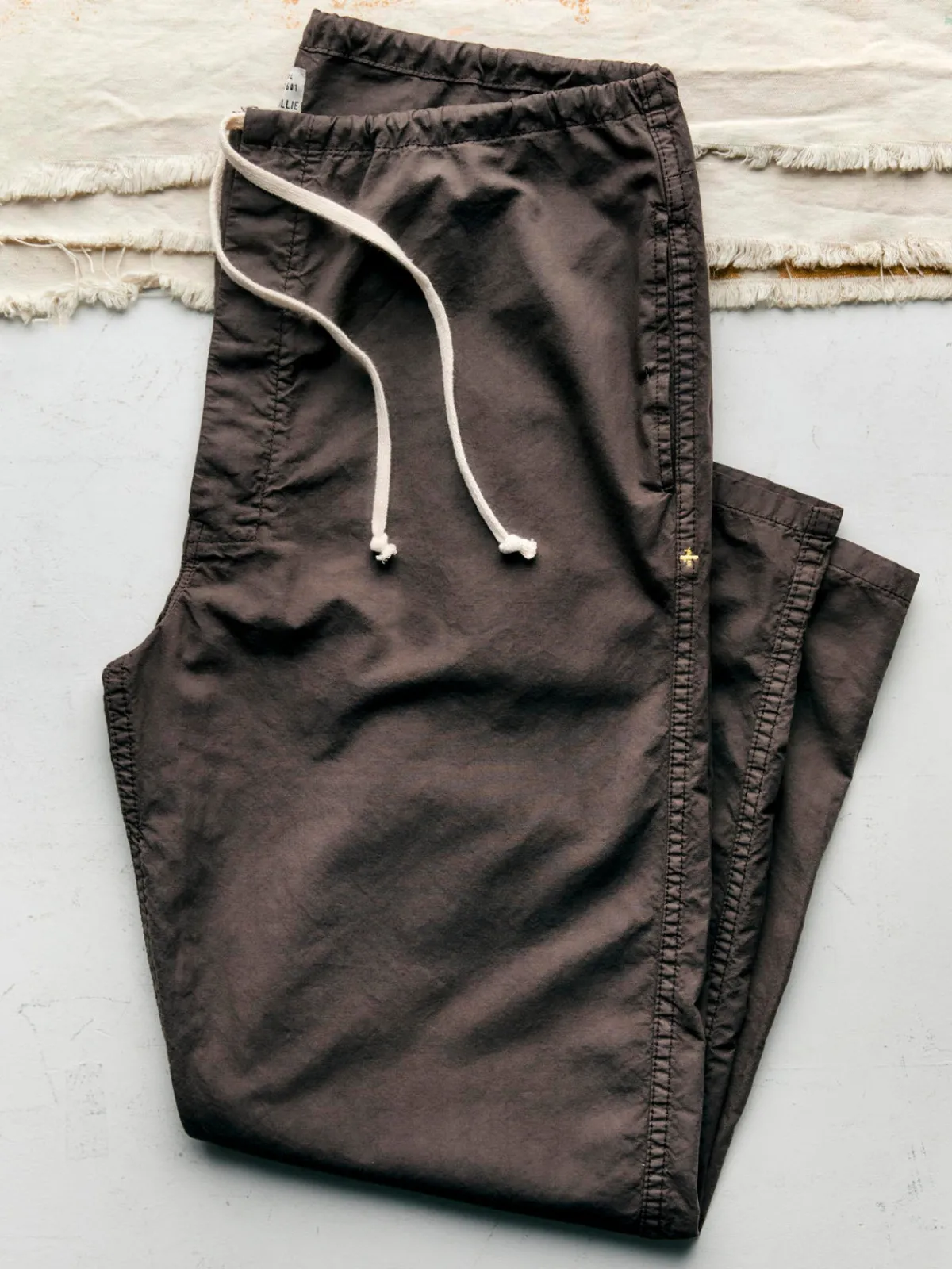 Imogene + Willie the lounge pant in umber poplin