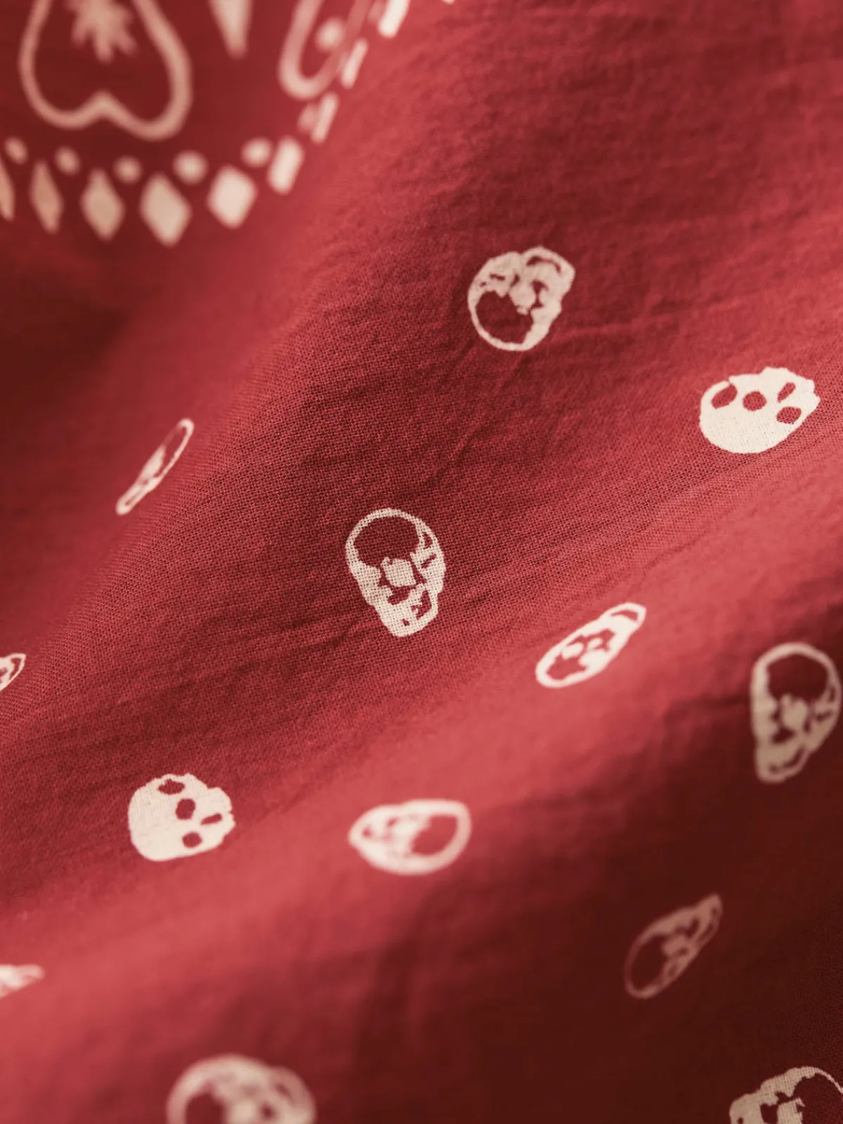 Women Imogene + Willie the "muerte" bandana in red