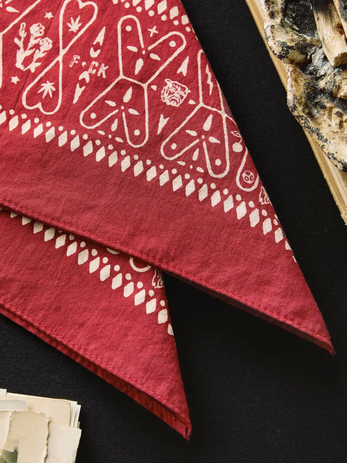 Women Imogene + Willie the "muerte" bandana in red
