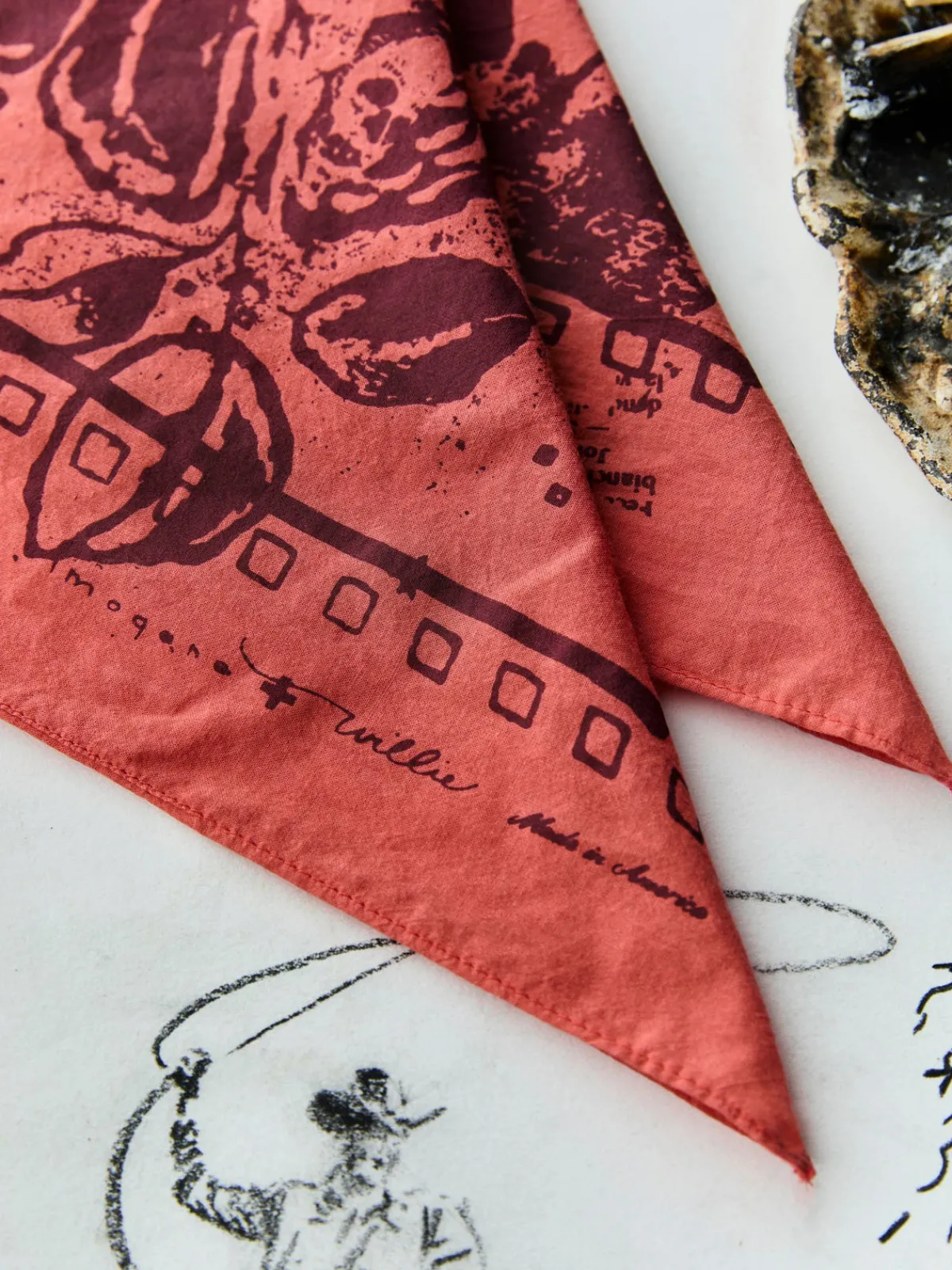 Women Imogene + Willie the "no man's land" bandana