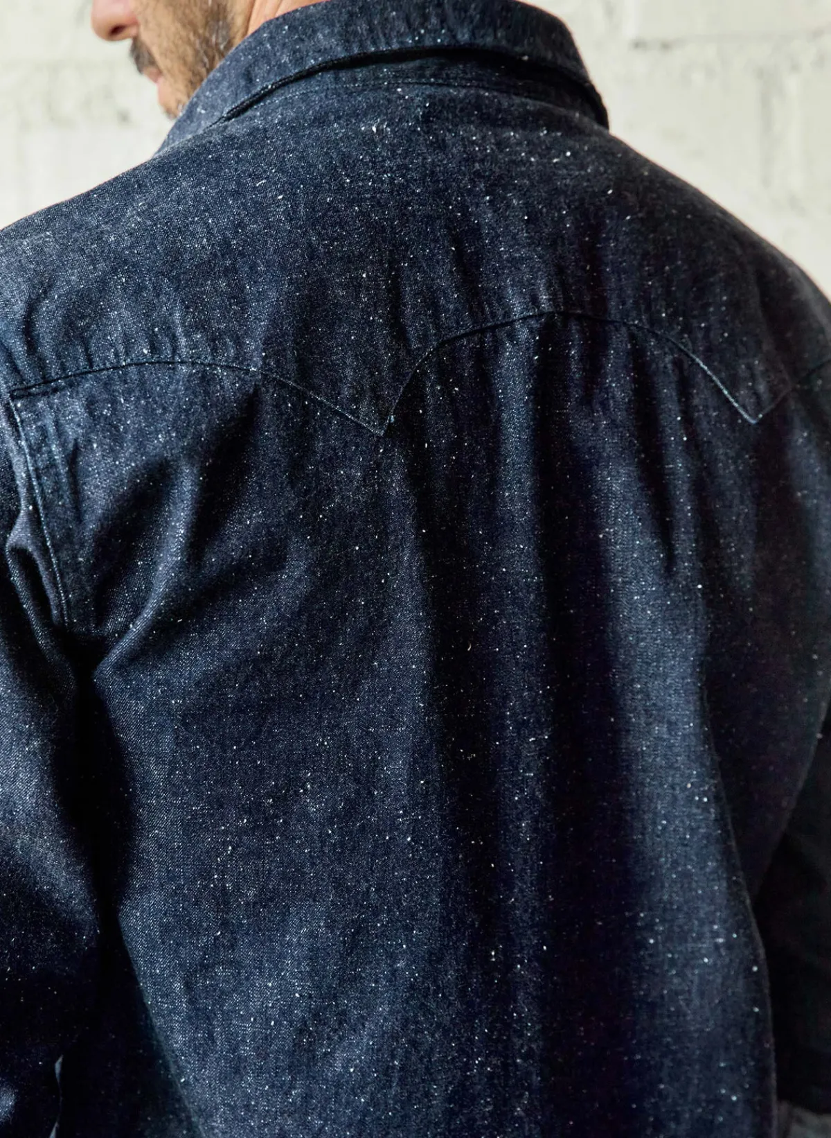 Imogene + Willie the sawtooth pearl snap in indigo nep