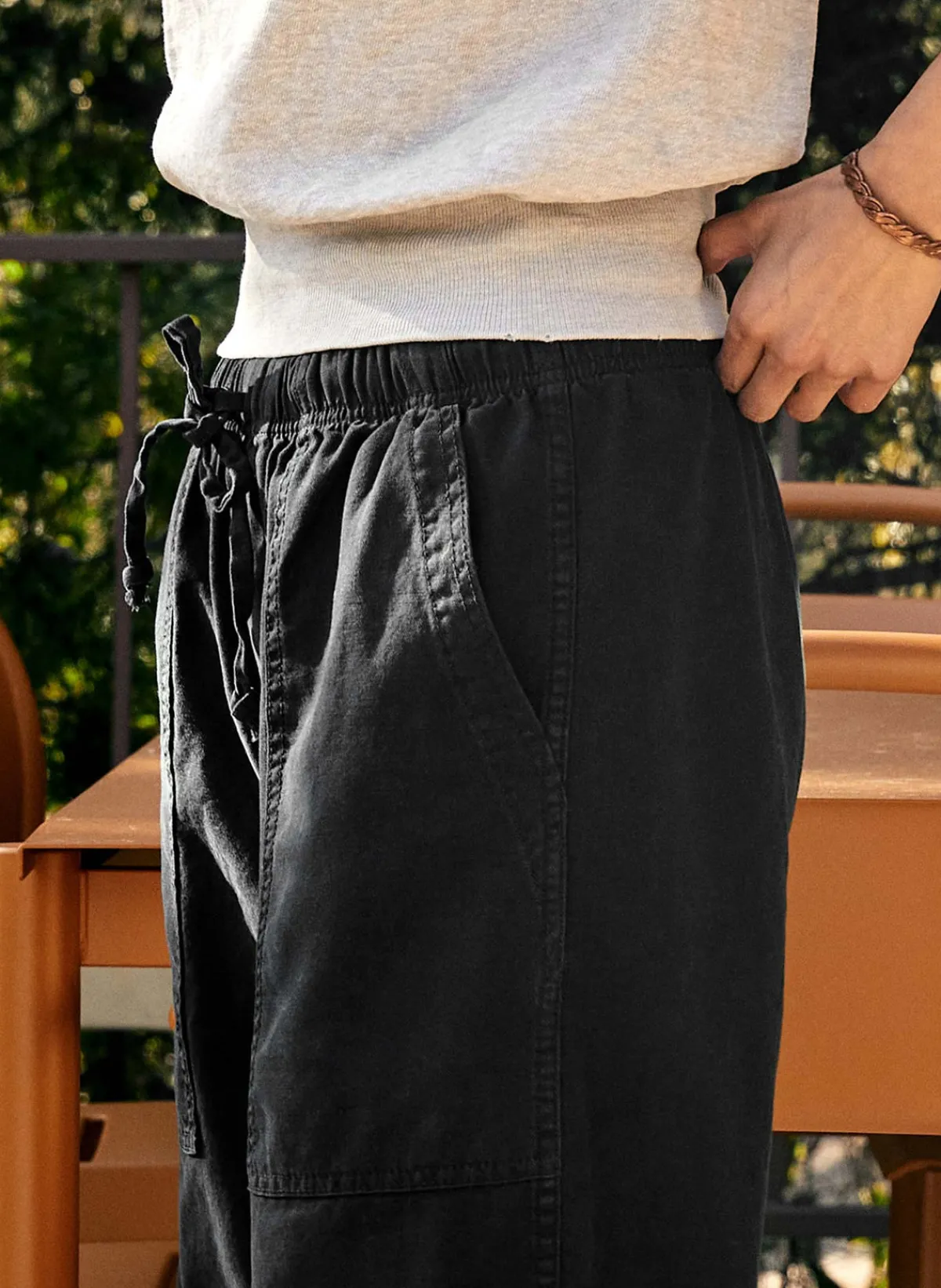Women Imogene + Willie the ventura chore pant in faded black